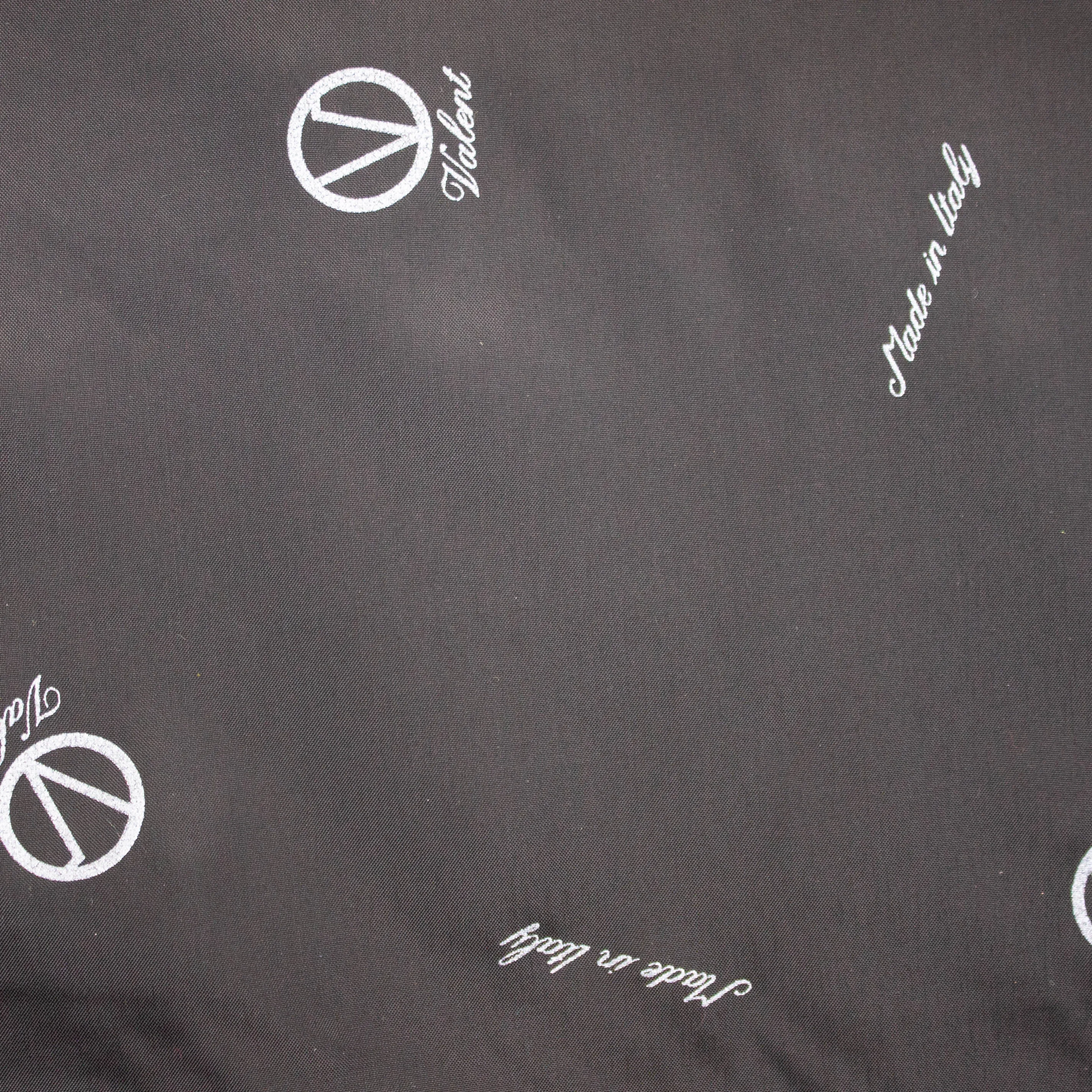 Fantasievoering zwart met " Valent Logo"